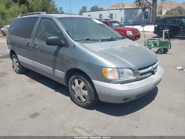 45786257 :رقم المزاد ، 4T3ZF13C5YU255638 vin ، 2000 Toyota Sienna Le مزاد بيع