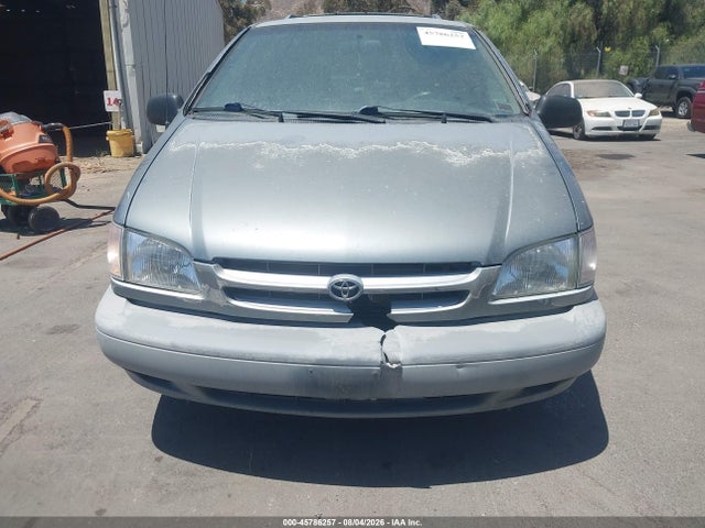 Продажа на аукционе авто 2000 Toyota Sienna Le, vin: 4T3ZF13C5YU255638, номер лота: 45786257