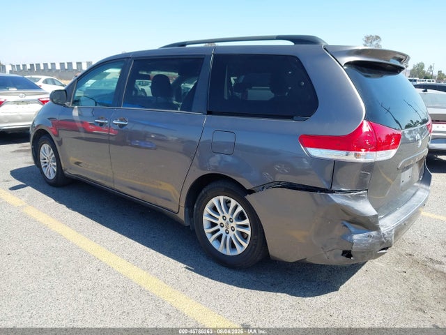 5TDYK3DC2ES468383 Toyota Sienna Xle V6 8 Passenger