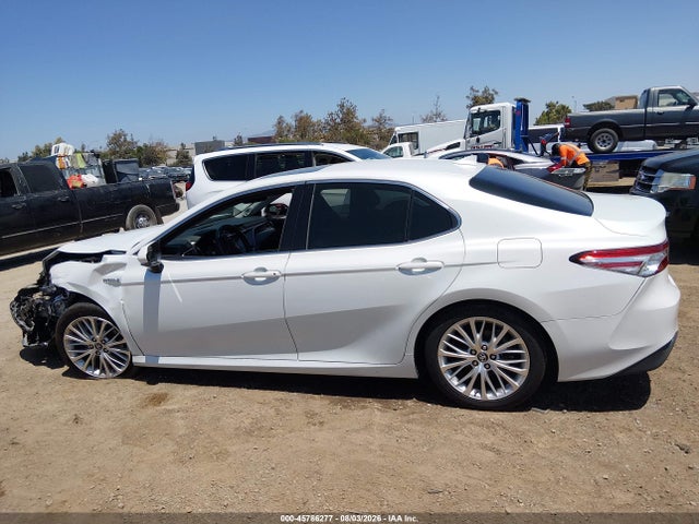 Продажа на аукционе авто 2018 Toyota Camry Hybrid Xle, vin: 4T1B21HK7JU001537, номер лота: 45786277