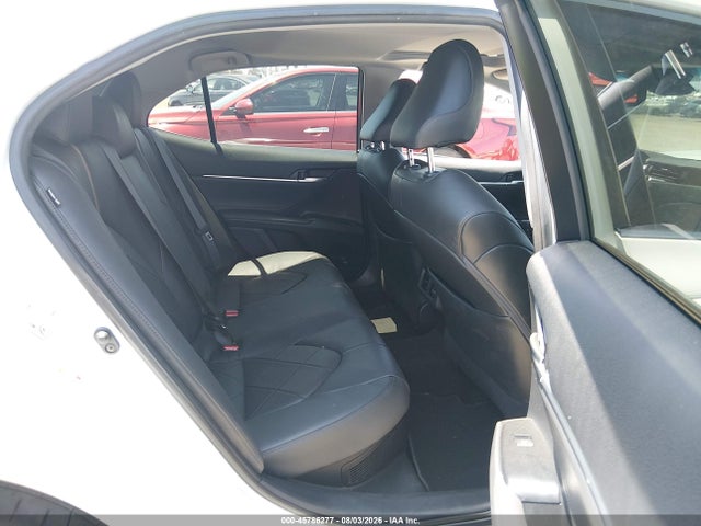 Продажа на аукционе авто 2018 Toyota Camry Hybrid Xle, vin: 4T1B21HK7JU001537, номер лота: 45786277