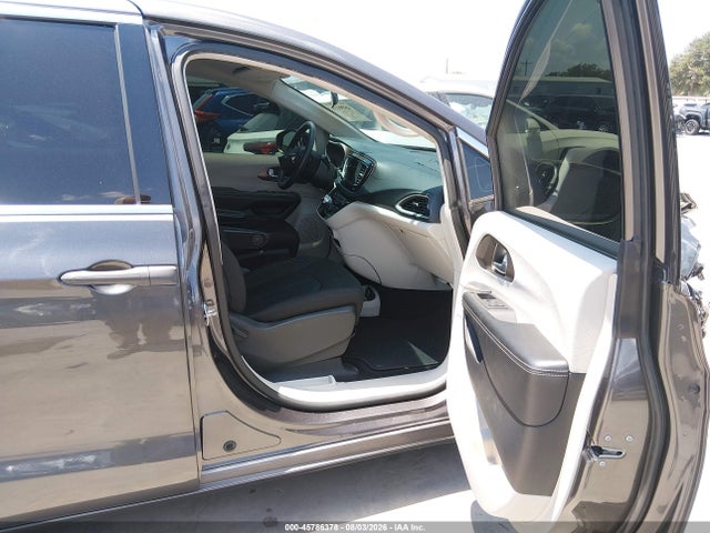 45786378 :رقم المزاد ، 2C4RC1AG5MR502627 vin ، 2021 Chrysler Voyager L مزاد بيع