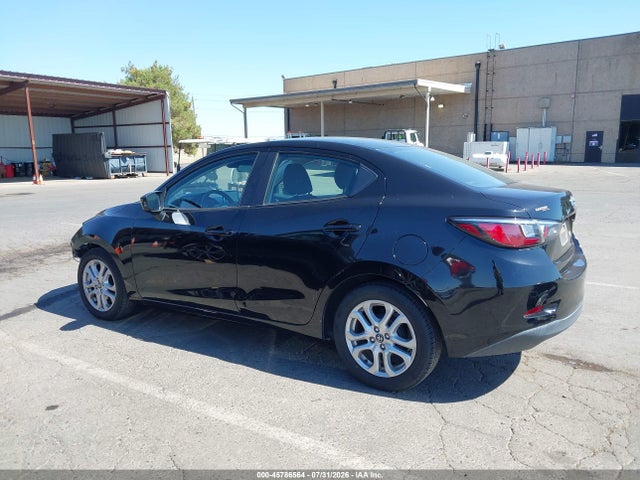 45786564 :رقم المزاد ، 3MYDLBYVXHY164380 vin ، 2017 Toyota Yaris Ia مزاد بيع