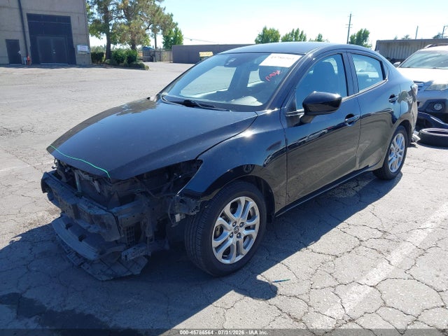 45786564 :رقم المزاد ، 3MYDLBYVXHY164380 vin ، 2017 Toyota Yaris Ia مزاد بيع