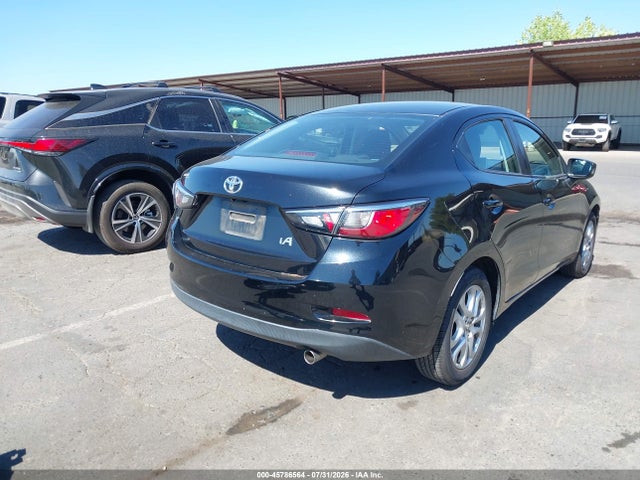 45786564 :رقم المزاد ، 3MYDLBYVXHY164380 vin ، 2017 Toyota Yaris Ia مزاد بيع