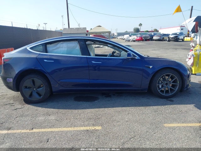 45786702 :رقم المزاد ، 5YJ3E1EA2JF076618 vin ، 2018 Tesla Model 3 مزاد بيع