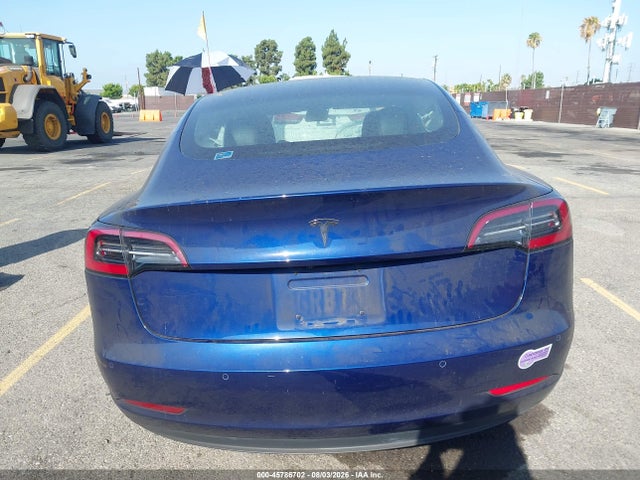 45786702 :رقم المزاد ، 5YJ3E1EA2JF076618 vin ، 2018 Tesla Model 3 مزاد بيع
