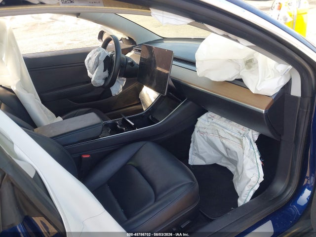 45786702 :رقم المزاد ، 5YJ3E1EA2JF076618 vin ، 2018 Tesla Model 3 مزاد بيع