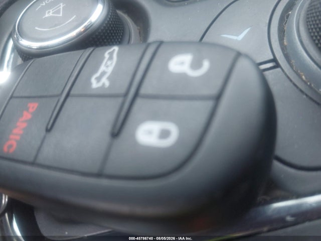 45786740 :رقم المزاد ، 1C3CCCBB1GN162645 vin ، 2016 Chrysler 200 S مزاد بيع