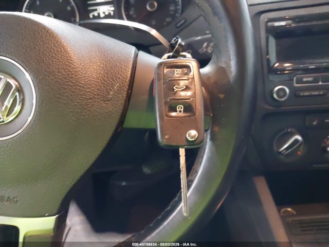 2014 Volkswagen Jetta 1.8t Se მანქანა იყიდება აუქციონზე, vin: 3VWD17AJ3EM423753, აუქციონის ნომერი: 45786834