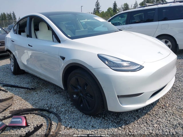 Tesla Model Y Long Range Dual Motor All-wheel Drive 2022 7SAYGDEE5NF411450 main image
