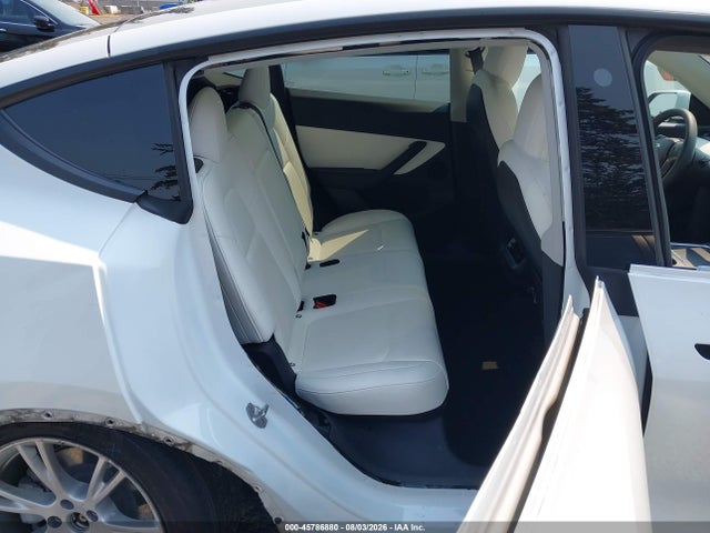 45786880 :رقم المزاد ، 7SAYGDEE5NF411450 vin ، 2022 Tesla Model Y Long Range Dual Motor All-wheel Drive مزاد بيع
