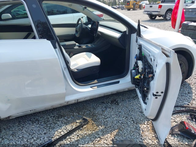 45786880 :رقم المزاد ، 7SAYGDEE5NF411450 vin ، 2022 Tesla Model Y Long Range Dual Motor All-wheel Drive مزاد بيع