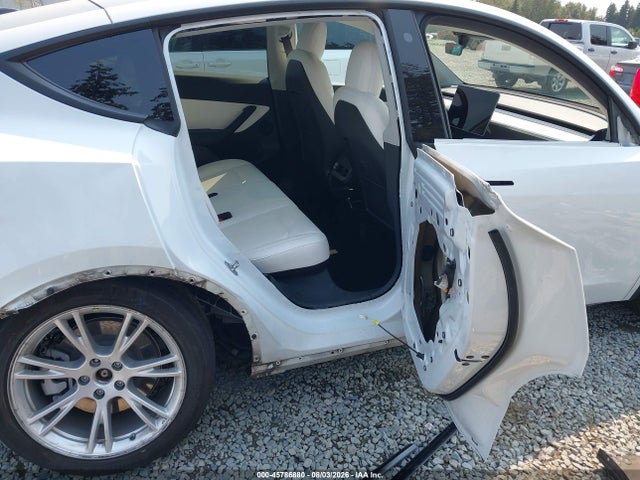 45786880 :رقم المزاد ، 7SAYGDEE5NF411450 vin ، 2022 Tesla Model Y Long Range Dual Motor All-wheel Drive مزاد بيع