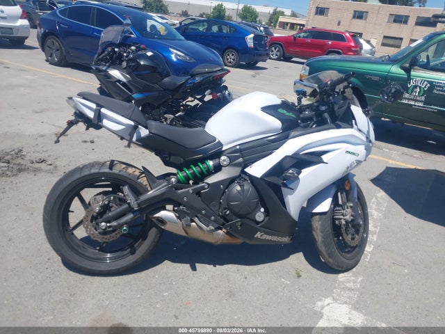 45786890 :رقم المزاد ، JKAEXEE12FDA19907 vin ، 2015 Kawasaki Ex650 E مزاد بيع
