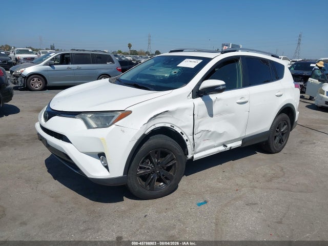 Toyota Rav4 Xle 2018 JTMWFREV6JJ733991 Image 2