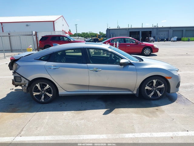 Honda Civic Touring 2018 JHMFC1F97JX002056 Image 14