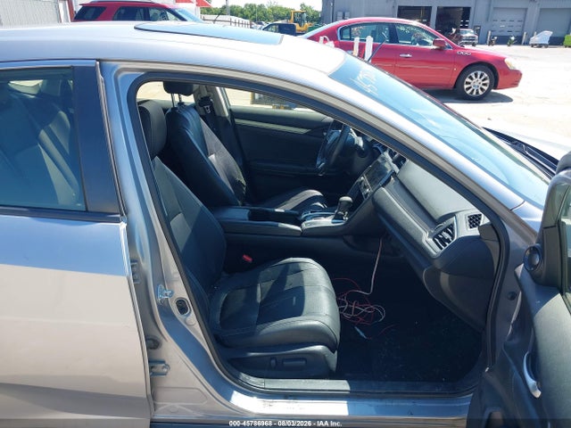 JHMFC1F97JX002056 Honda Civic Touring