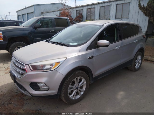 Ford ESCAPE SE 2017 1FMCU9G93HUC36006 Image 2
