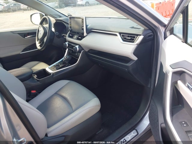 45787141 :رقم المزاد ، JTMB6RFV9ND065962 vin ، 2022 Toyota Rav4 Hybrid Xle Premium مزاد بيع