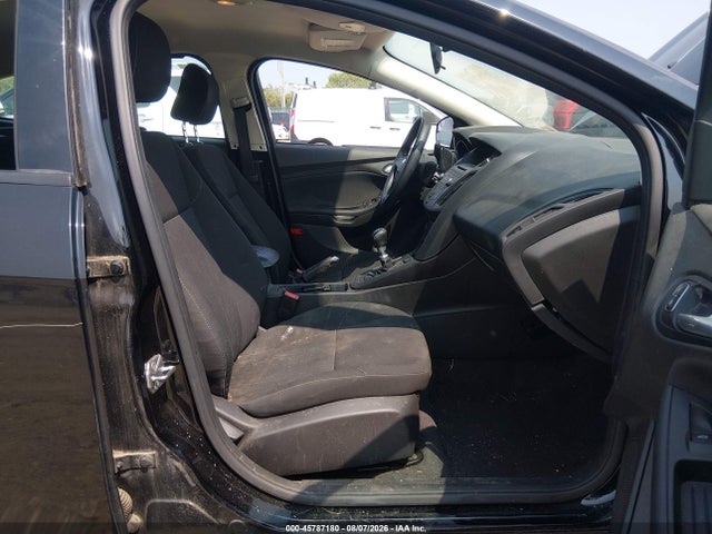 1FADP3KE3GL211070 Ford FOCUS SE
