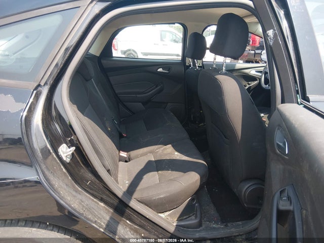 1FADP3KE3GL211070 Ford FOCUS SE