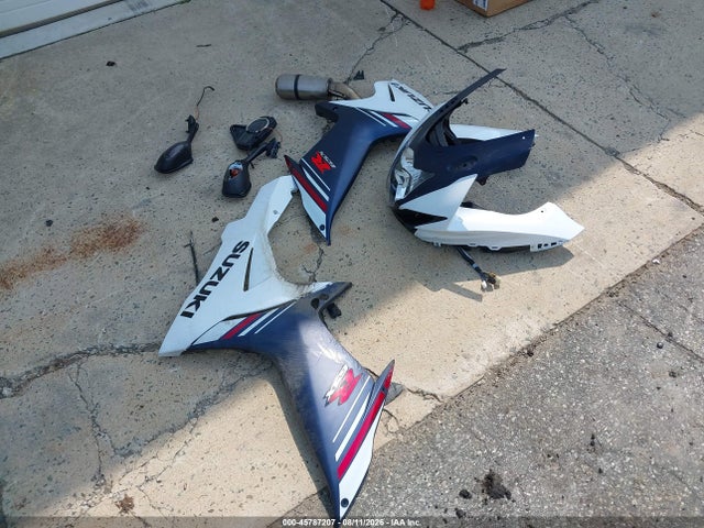 Suzuki GSX-R750 2024 JS1GR7MA0R7100789 Image 12