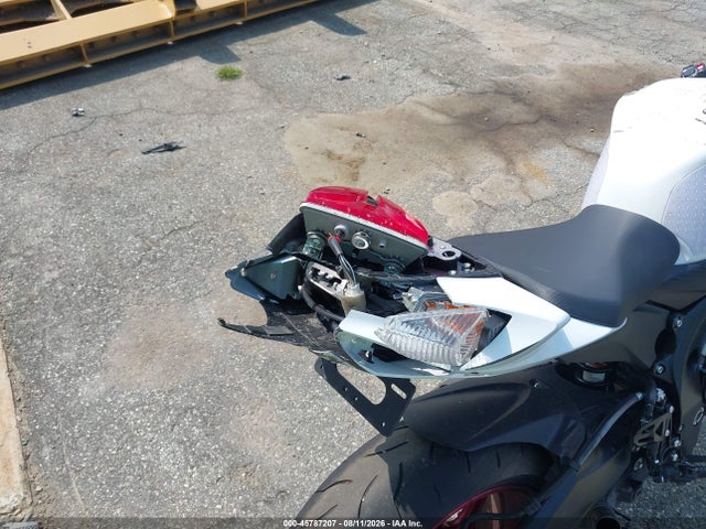 Suzuki GSX-R750 2024 JS1GR7MA0R7100789 Image 15