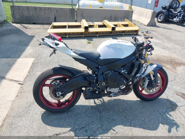Suzuki GSX-R750 2024 JS1GR7MA0R7100789 Image 14