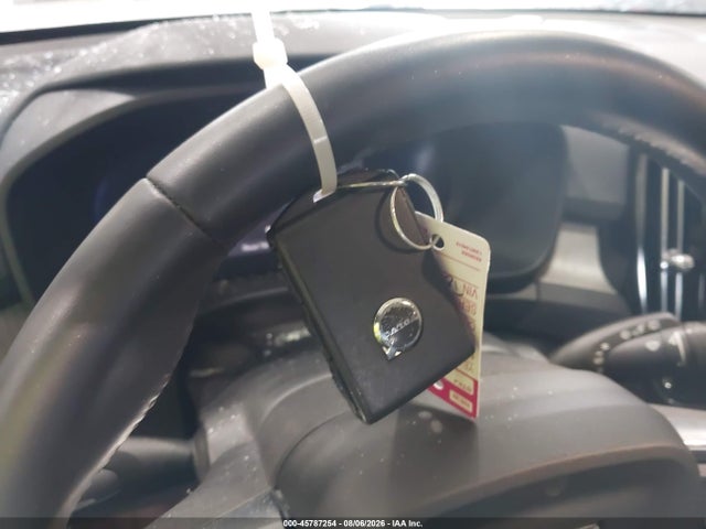 Aukcja sprzedaży 2025 Volvo Xc40 B5 Core Bright Theme, vin: YV4L12UJ0S2510992, numer aukcji: 45787254