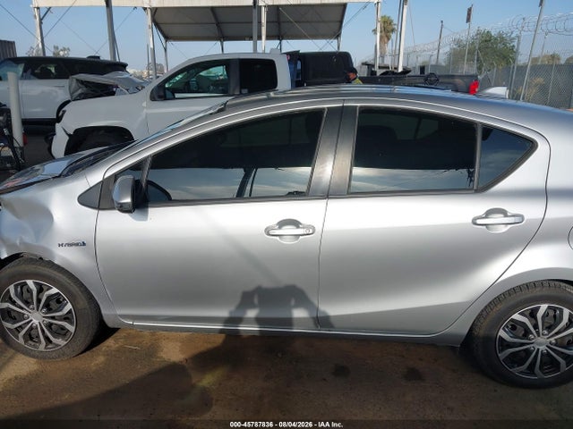 Toyota Prius C Three 2016 JTDKDTB30G1129463 Image 14