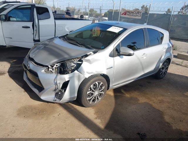 Toyota Prius C Three 2016 JTDKDTB30G1129463 Image 2