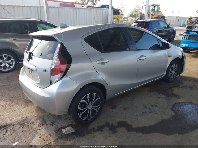 Toyota Prius C Three 2016 JTDKDTB30G1129463 Image 4