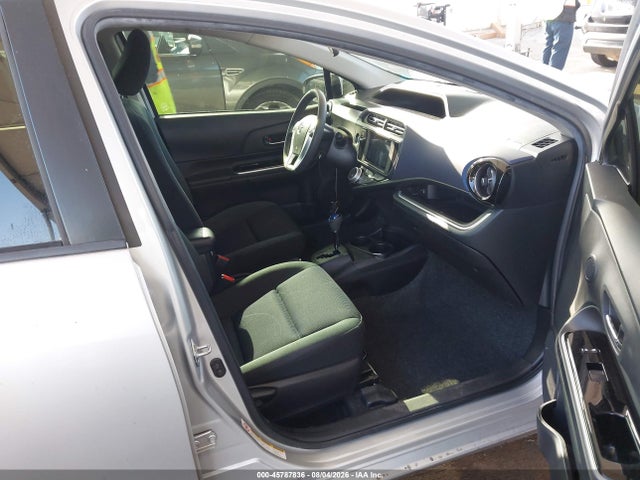 Toyota Prius C Three 2016 JTDKDTB30G1129463 Image 5