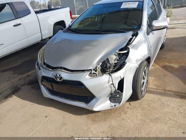 Toyota Prius C Three 2016 JTDKDTB30G1129463 Image 6
