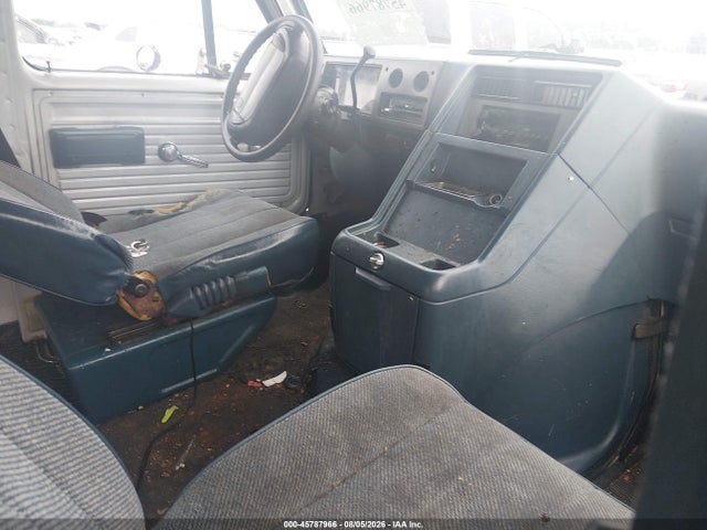 45787966 :رقم المزاد ، 1GCEG25HXRF147951 vin ، 1994 Chevrolet G20 مزاد بيع