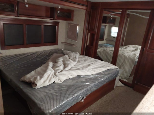 2016 Forest River Sanibel 5th Wheel 40' მანქანა იყიდება აუქციონზე, vin: 5ZT3SN1B1GG701831, აუქციონის ნომერი: 45788165