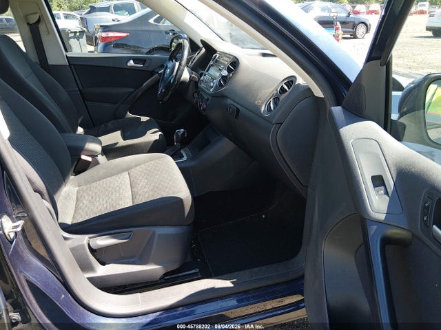 2014 Volkswagen Tiguan S მანქანა იყიდება აუქციონზე, vin: WVGBV3AXXEW592370, აუქციონის ნომერი: 45788202