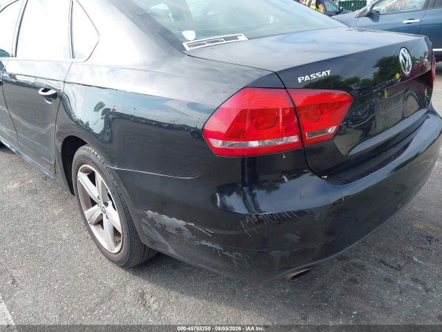 2012 Volkswagen Passat 2.5l Se მანქანა იყიდება აუქციონზე, vin: 1VWBP7A31CC021560, აუქციონის ნომერი: 45788250