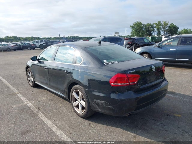 2012 Volkswagen Passat 2.5l Se მანქანა იყიდება აუქციონზე, vin: 1VWBP7A31CC021560, აუქციონის ნომერი: 45788250