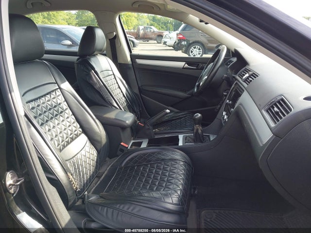 2012 Volkswagen Passat 2.5l Se მანქანა იყიდება აუქციონზე, vin: 1VWBP7A31CC021560, აუქციონის ნომერი: 45788250