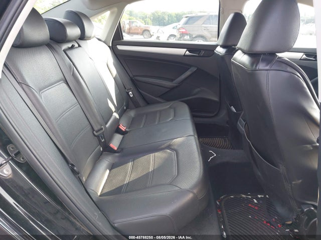 2012 Volkswagen Passat 2.5l Se მანქანა იყიდება აუქციონზე, vin: 1VWBP7A31CC021560, აუქციონის ნომერი: 45788250