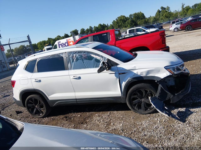 Продажа на аукционе авто 2022 Volkswagen Taos 1.5t Sel, vin: 3VV1X7B20NM004675, номер лота: 45788403
