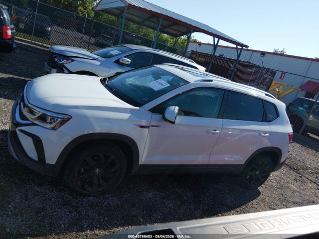 Продажа на аукционе авто 2022 Volkswagen Taos 1.5t Sel, vin: 3VV1X7B20NM004675, номер лота: 45788403
