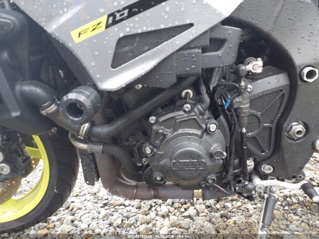 Yamaha FZ10 2017 JYARN48E3HA000317 Image 9