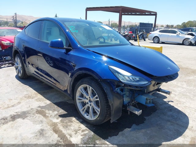 Tesla Model Y Long Range Dual Motor All-wheel Drive 2022 7SAYGDEE9NF348689 main image
