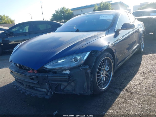 Tesla Model S 85d/p85d 2015 5YJSA1H40FF085838 Image 2