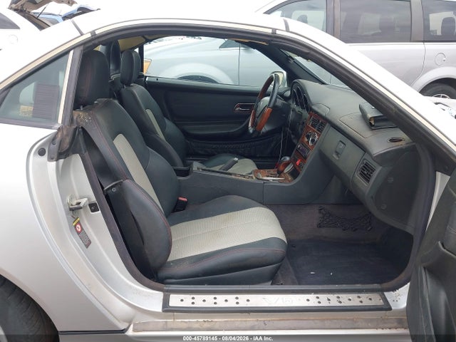 45789145 :رقم المزاد ، WDBKK65F71F200034 vin ، 2001 Mercedes-benz Slk 320 مزاد بيع