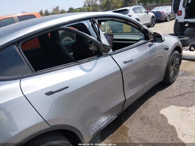 7SAYGDED5TF612706 Tesla Model Y Premium Rear-wheel Drive/rear-wheel Drive