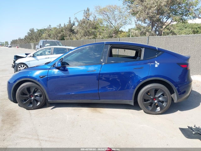 Продаж на аукціоні авто 2024 Tesla Model Y Long Range Dual Motor All-wheel Drive, vin: 7SAYGDEE7RF031306, номер лоту: 45789193